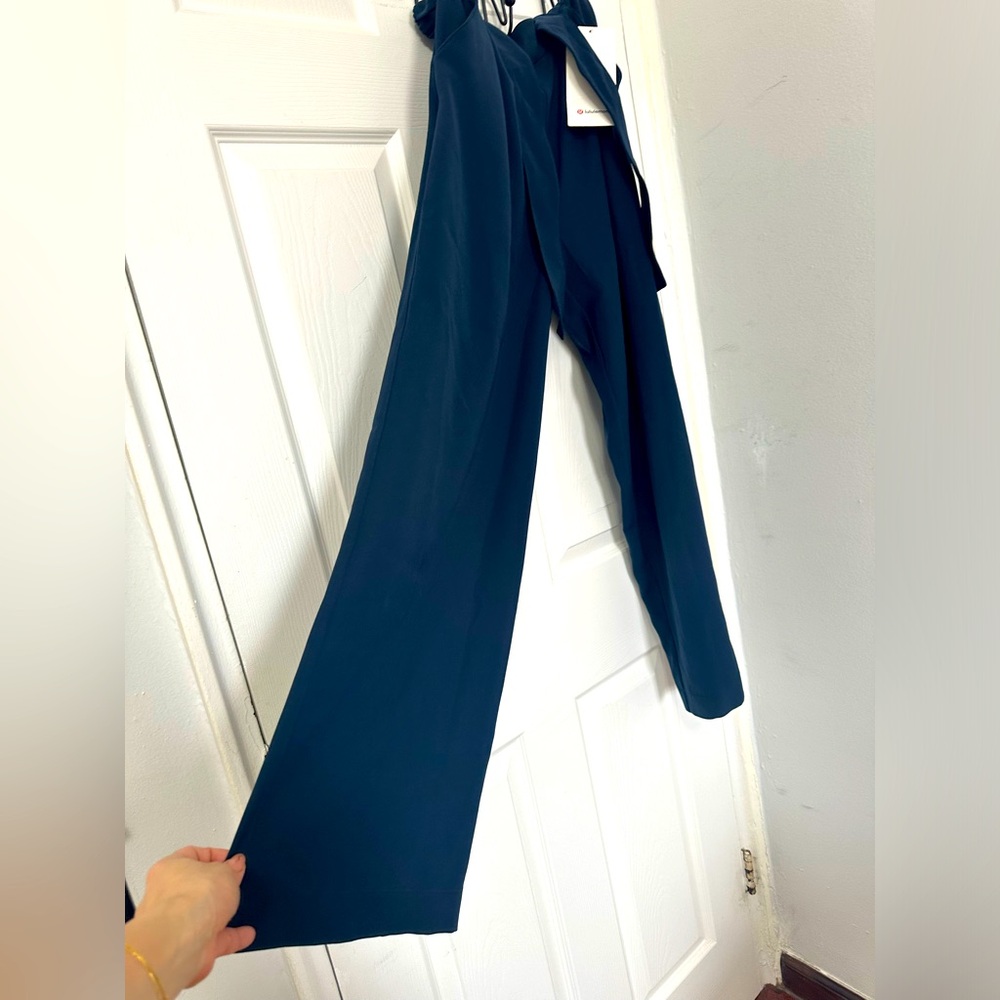 Lululemon wide leg pant - size 2